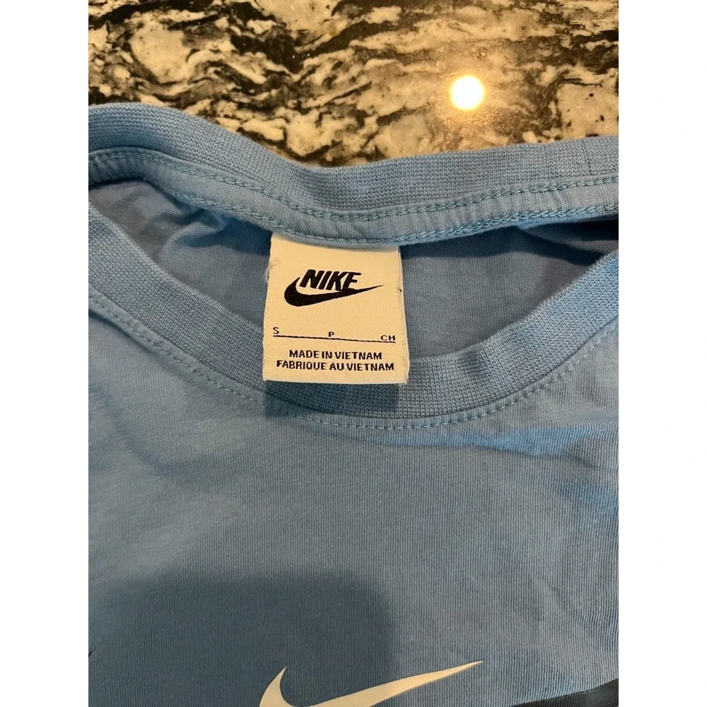 Nike Sportswear T‎ Shirt Girls Small Blue Performance Graphic Print Short Sleeve